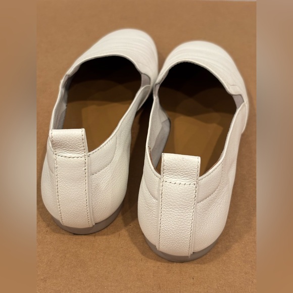 Everlane Leather Slip-On shoes - Picture 7 of 9